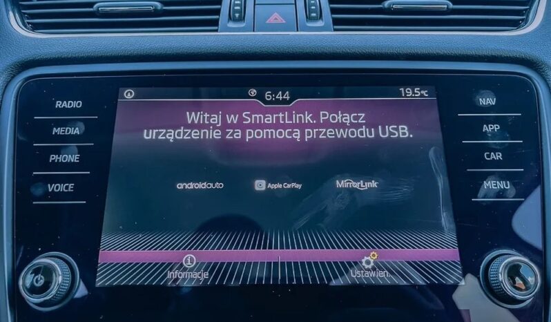 SKODA Octavia  | FWD (przód) | Automatyczna | 115 KM | Srebrny full