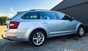 SKODA Octavia  | FWD (przód) | Automatyczna | 115 KM | Srebrny full