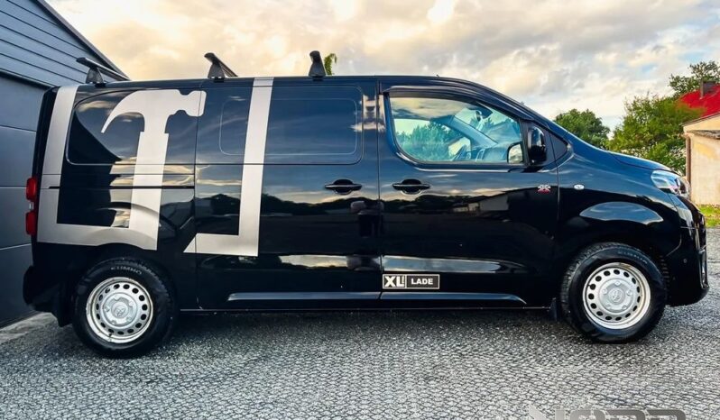 TOYOTA ProAce | 4×4 (doł. ręcznie) | Manualna | 122 KM | Czarny full