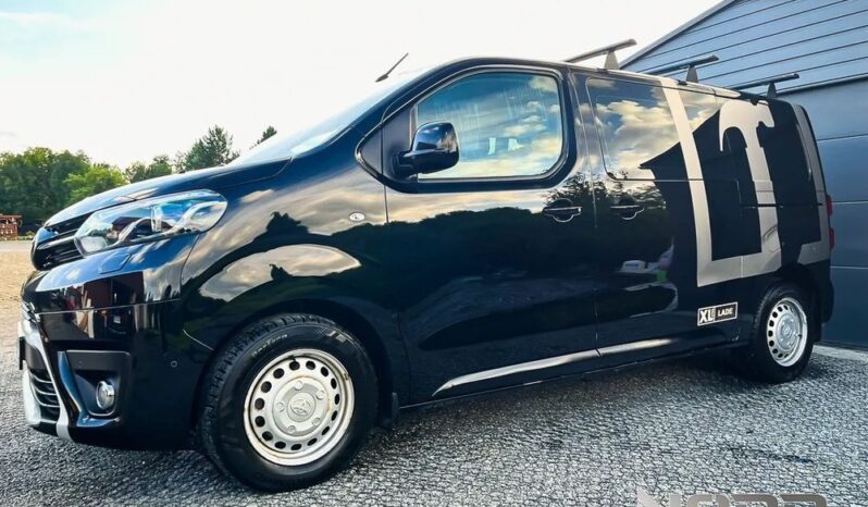 TOYOTA ProAce | 4×4 (doł. ręcznie) | Manualna | 122 KM | Czarny full