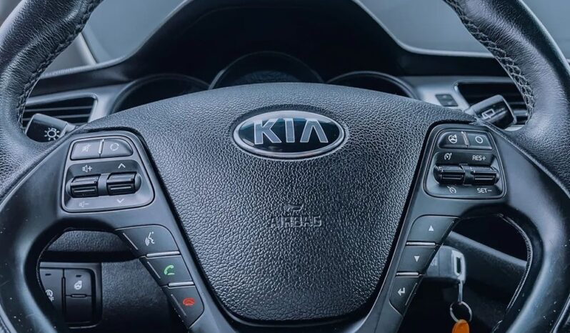 KIA Ceed  | FWD (przód) | Manualna | 135 KM | Czerwony full