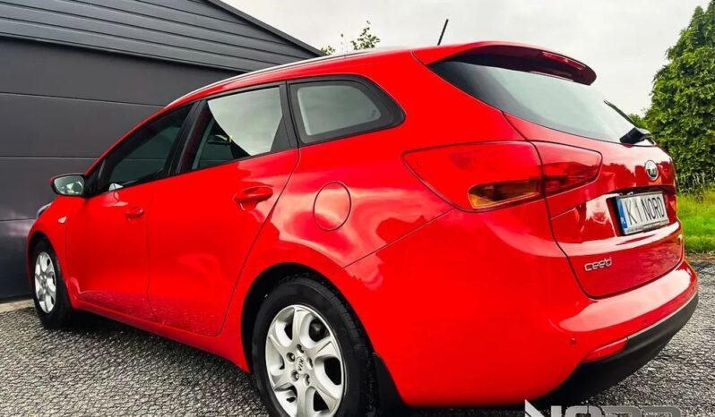 KIA Ceed  | FWD (przód) | Manualna | 135 KM | Czerwony full