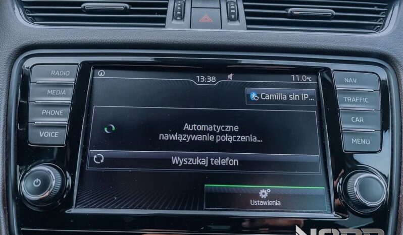 SKODA Octavia  | 4×4 (stały) | Automatyczna | 180 KM | Biały full