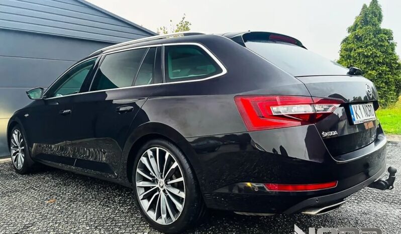 Skoda Superb | 4×4 (stały) | Automatyczna | 280 KM | Czarny full