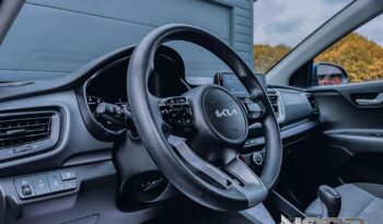 KIA Stonic  | FWD (przód) | Manualna | 100 KM | Niebieski full
