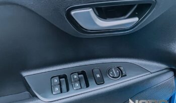 KIA Stonic  | FWD (przód) | Manualna | 100 KM | Niebieski full