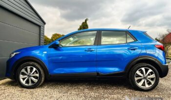 KIA Stonic  | FWD (przód) | Manualna | 100 KM | Niebieski full