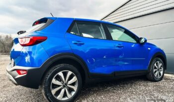 KIA Stonic  | FWD (przód) | Manualna | 100 KM | Niebieski full