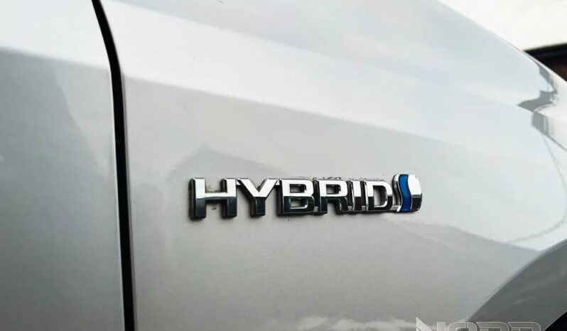 TOYOTA Auris  | FWD (przód) | Automatyczna | 136 KM | Srebrny full