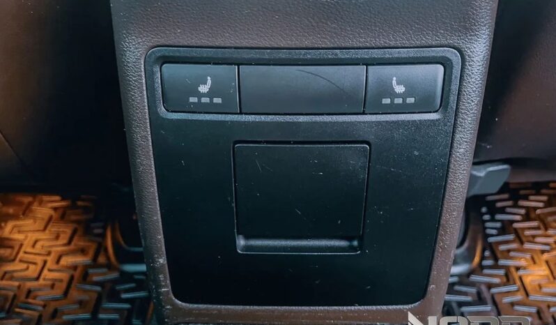 SKODA Octavia  | 4×4 (stały) | Automatyczna | 180 KM | Czarny full