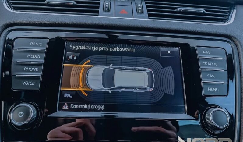 SKODA Octavia  | 4×4 (stały) | Automatyczna | 180 KM | Czarny full