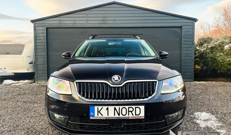 SKODA Octavia  | 4×4 (stały) | Automatyczna | 180 KM | Czarny full