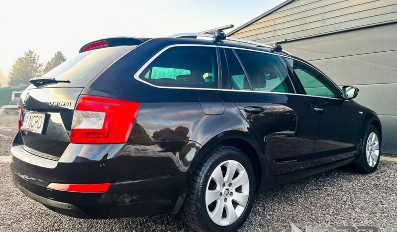 SKODA Octavia  | 4×4 (stały) | Automatyczna | 180 KM | Czarny full