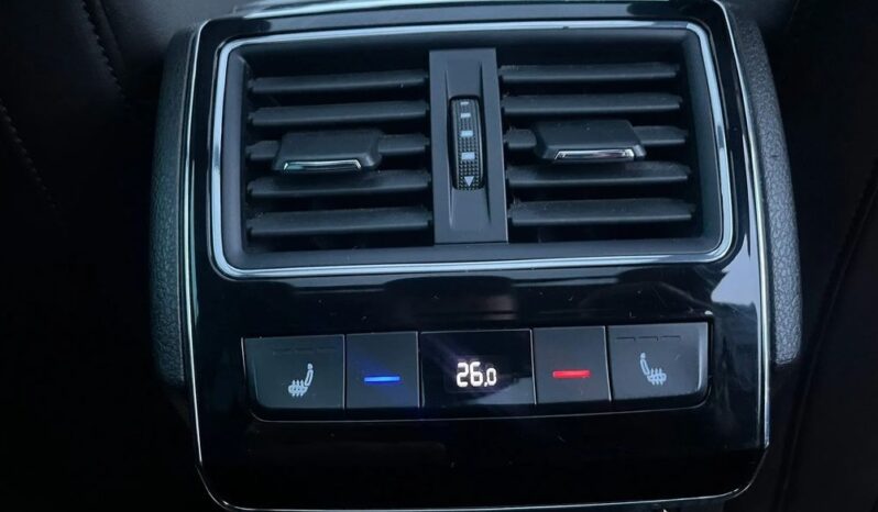 SKODA Superb  | 4×4 (stały) | Manualna | 150 KM | Biały full