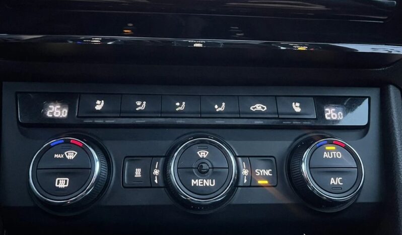 SKODA Superb  | 4×4 (stały) | Manualna | 150 KM | Biały full