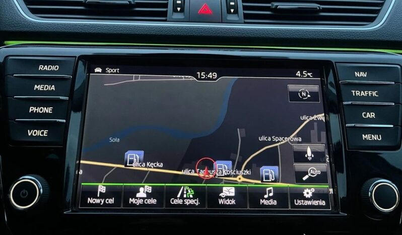 SKODA Superb  | 4×4 (stały) | Manualna | 150 KM | Biały full