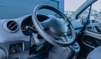 PEUGEOT Partner  | 4×4 (doł. ręcznie) | Manualna | 90 KM | Czerwony full
