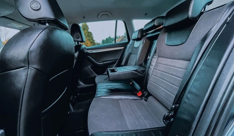 SKODA Octavia  | FWD (przód) | Automatyczna | 149 KM | Szary full