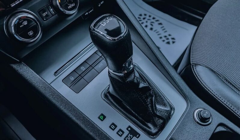 SKODA Octavia  | FWD (przód) | Automatyczna | 149 KM | Szary full