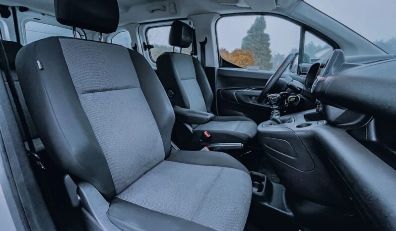 TOYOTA ProAce City | FWD (przód) | Manualna | 102 KM | Biały full