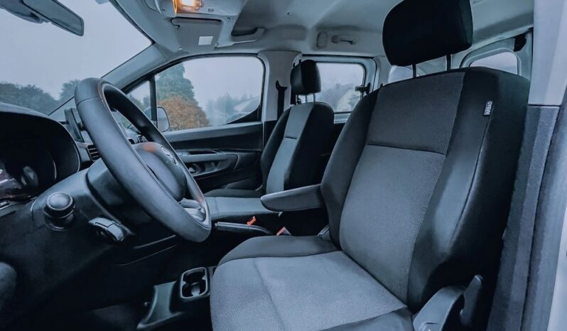 TOYOTA ProAce City | FWD (przód) | Manualna | 102 KM | Biały full