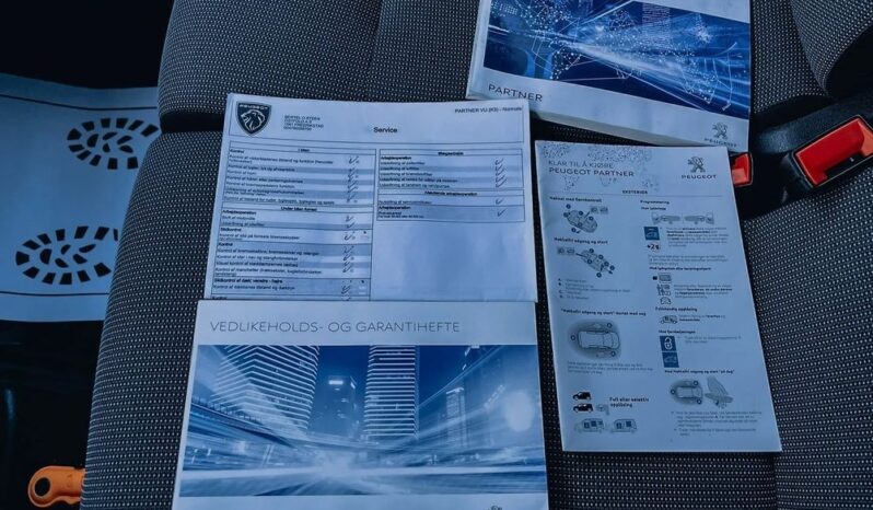 PEUGEOT Partner  | FWD (przód) | Automatyczna | 131 KM | Czerwony full
