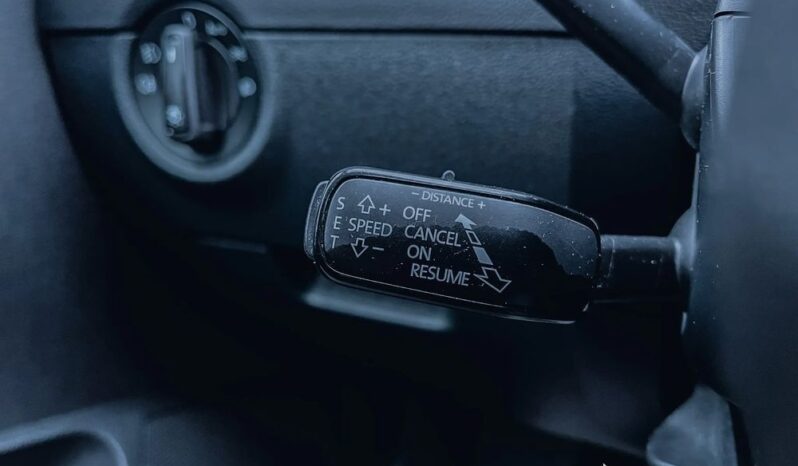 SKODA Octavia  | 4×4 (stały) | Automatyczna | 150 KM | Biały full