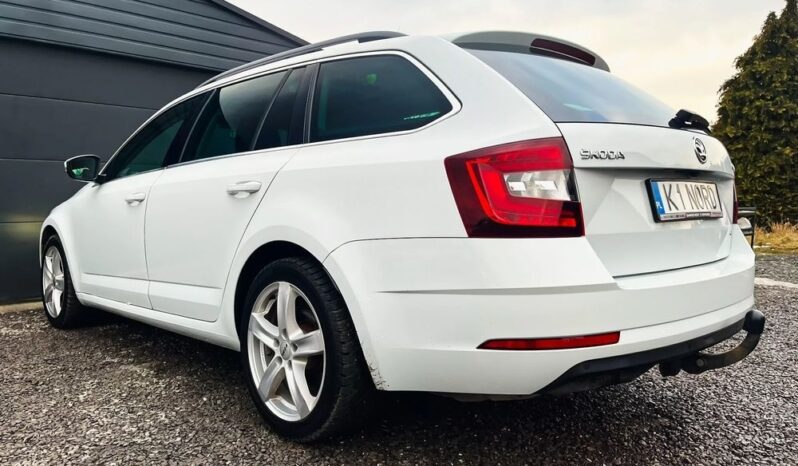 SKODA Octavia  | 4×4 (stały) | Automatyczna | 150 KM | Biały full