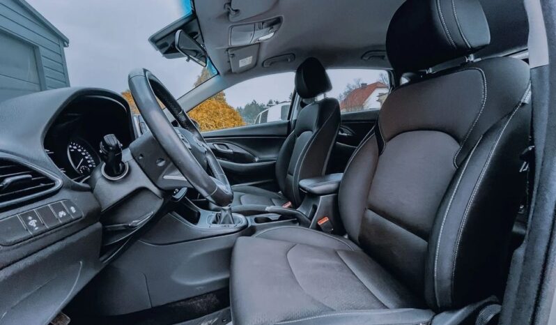 HYUNDAI I30  | FWD (przód) | Manualna | 120 KM | Srebrny full