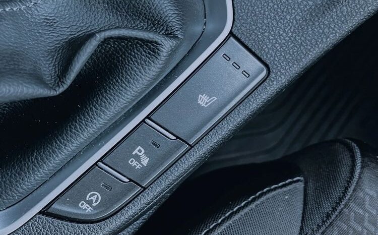 HYUNDAI I30  | FWD (przód) | Manualna | 120 KM | Srebrny full