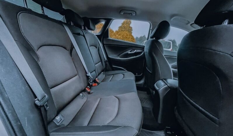 HYUNDAI I30  | FWD (przód) | Manualna | 120 KM | Srebrny full