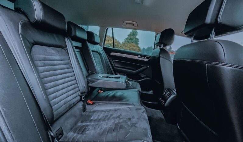 VOLKSWAGEN Passat  | 4×4 (stały) | Automatyczna | 190 KM | Srebrny full