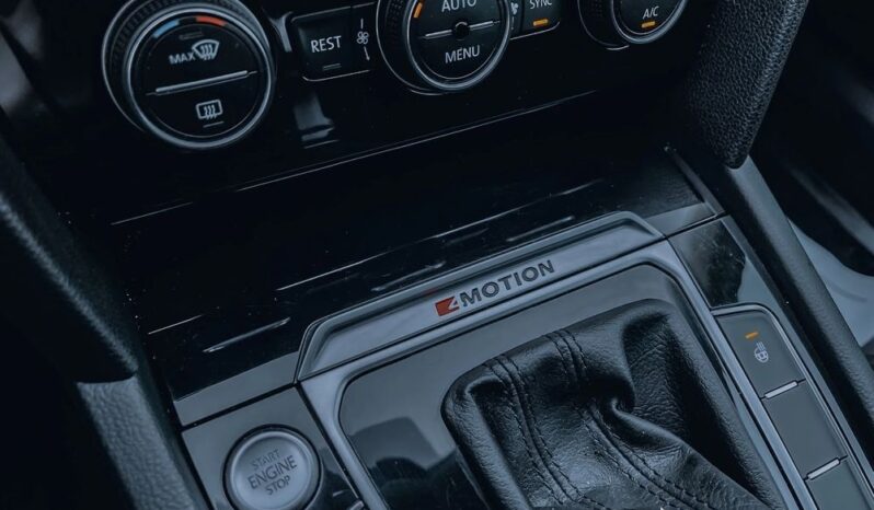 VOLKSWAGEN Passat  | 4×4 (stały) | Automatyczna | 190 KM | Srebrny full