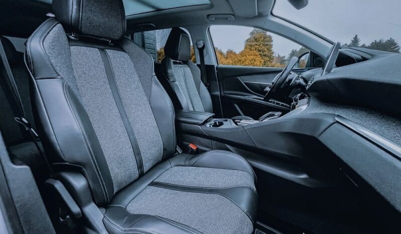 PEUGEOT 5008  | FWD (przód) | Automatyczna | 130 KM | Srebrny full