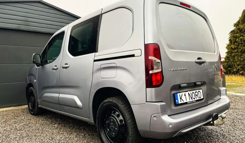 PEUGEOT Partner  | FWD (przód) | Automatyczna | 131 KM | Srebrny full