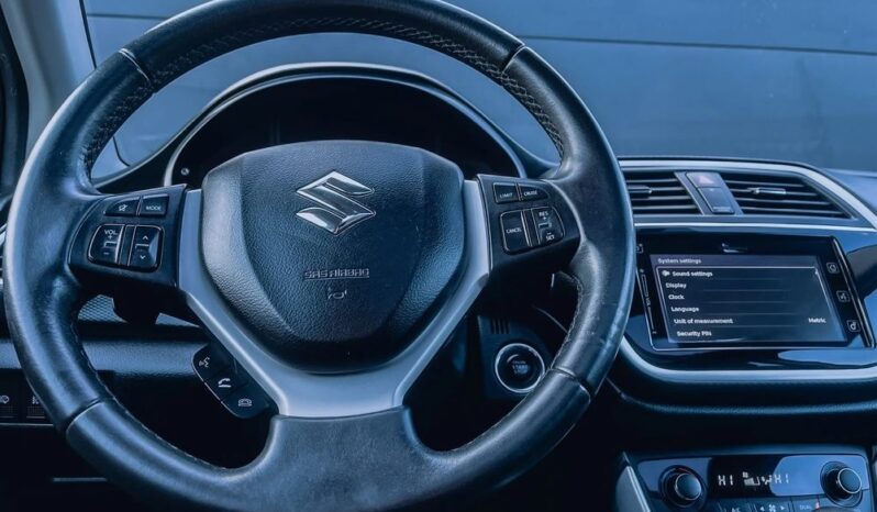 SUZUKI SX4 S-Cross  | 4×4 (doł. automatycznie) | Automatyczna | 120 KM | Biały full