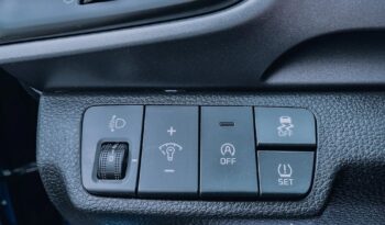 KIA Stonic  | FWD (przód) | Manualna | 100 KM | Niebieski full