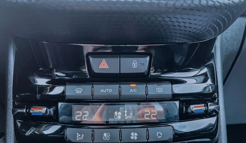 PEUGEOT 2008  | FWD (przód) | Manualna | 120 KM | Biały full