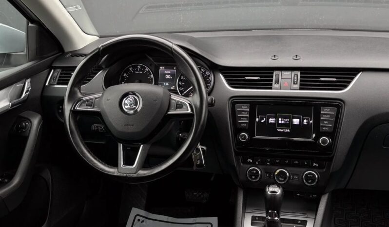 SKODA Octavia  | 4×4 (stały) | Automatyczna | 180 KM | Srebrny full
