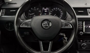 SKODA Octavia  | 4×4 (stały) | Automatyczna | 180 KM | Srebrny full