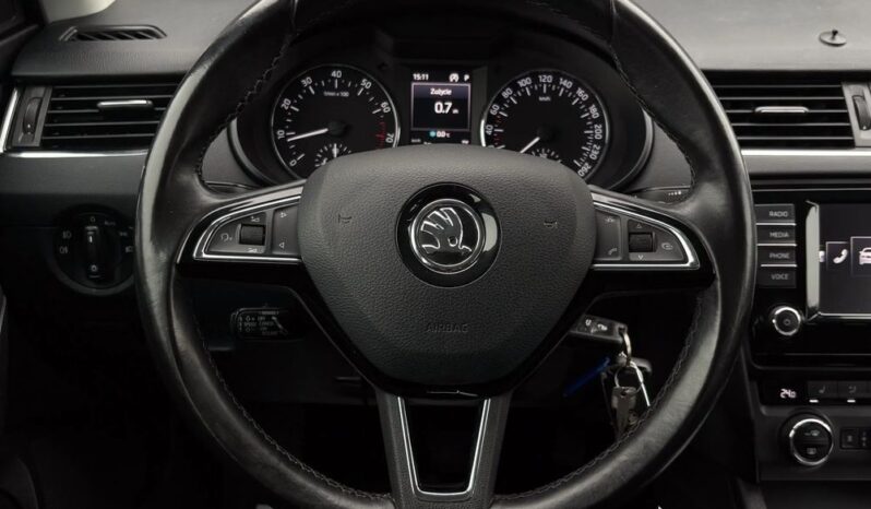 SKODA Octavia  | 4×4 (stały) | Automatyczna | 180 KM | Srebrny full