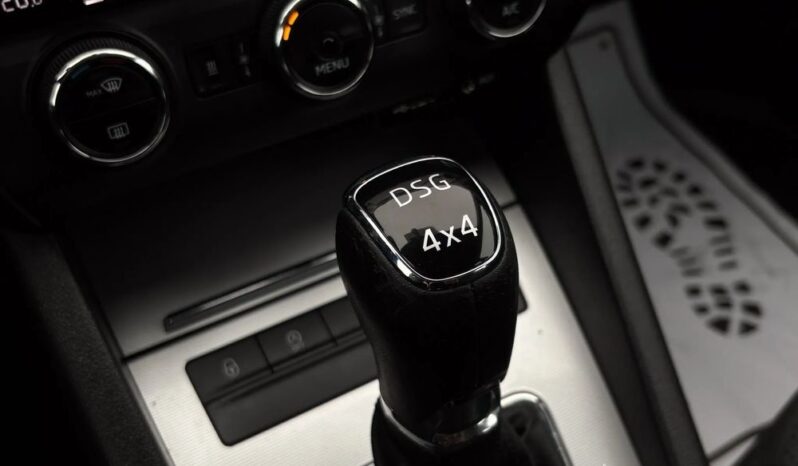 SKODA Octavia  | 4×4 (stały) | Automatyczna | 180 KM | Srebrny full