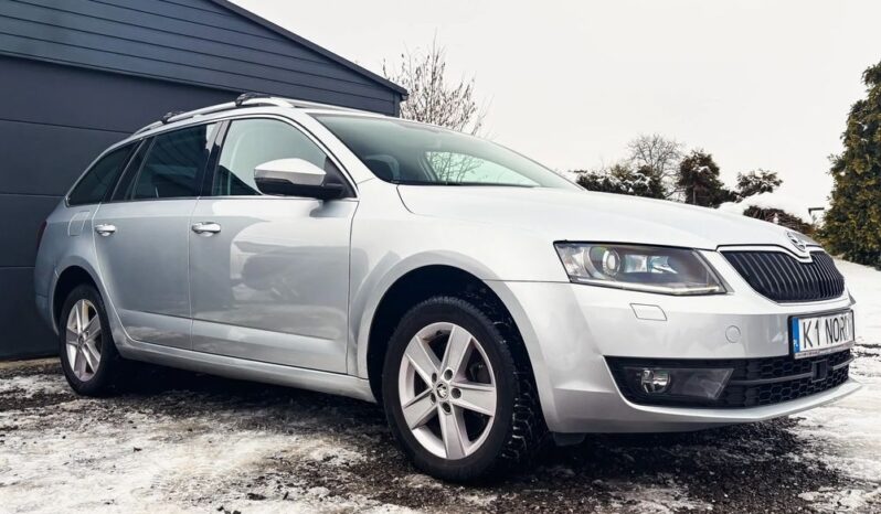 SKODA Octavia  | 4×4 (stały) | Automatyczna | 180 KM | Srebrny full