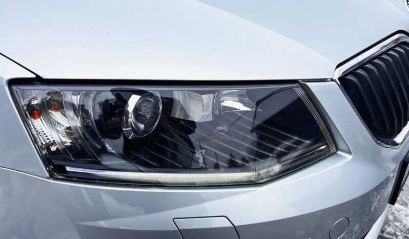 SKODA Octavia  | 4×4 (stały) | Automatyczna | 180 KM | Srebrny full