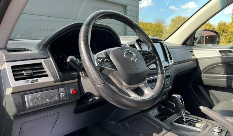 SsangYong/KGM Musso | 4×4 (doł. automatycznie) | Automatyczna | 181 KM | Czarny full