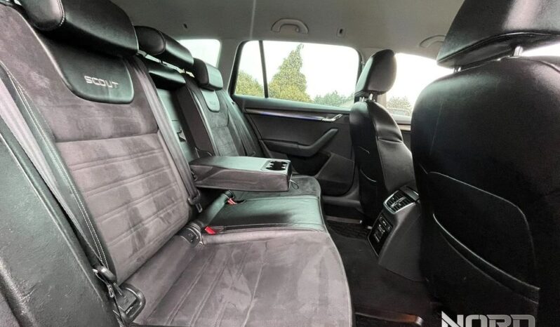 SKODA Octavia  | 4×4 (doł. automatycznie) | Automatyczna | 150 KM | Brązowy full