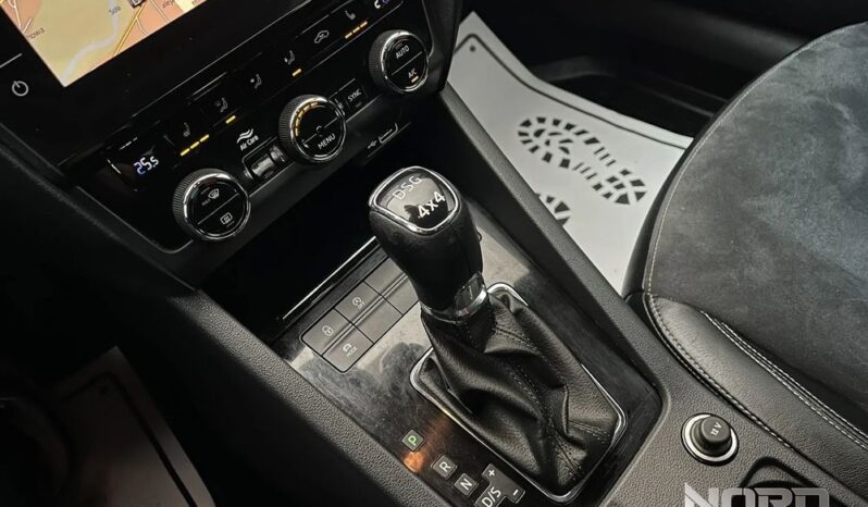 SKODA Octavia  | 4×4 (doł. automatycznie) | Automatyczna | 150 KM | Brązowy full