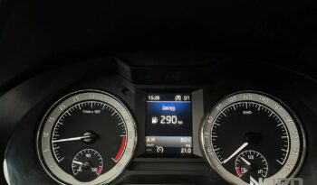 SKODA Octavia  | 4×4 (doł. automatycznie) | Automatyczna | 150 KM | Brązowy full