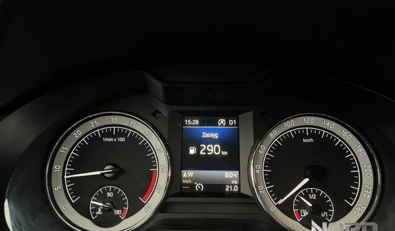SKODA Octavia  | 4×4 (doł. automatycznie) | Automatyczna | 150 KM | Brązowy full