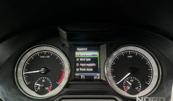 SKODA Octavia  | 4×4 (doł. automatycznie) | Automatyczna | 150 KM | Brązowy full